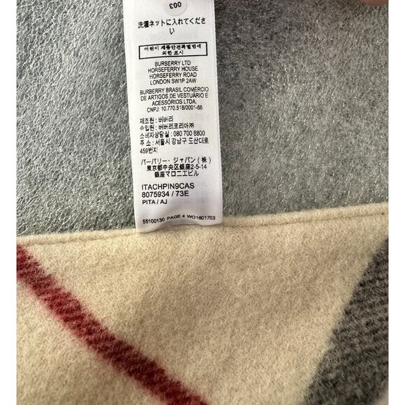 NWT Burberry Archive Beige Classic Check Wool Cape Fringe Shawl Italy 225x85 - Picture 13 of 16